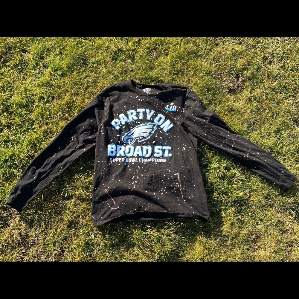 ✨2 for $50✨ Bleached Philadelphia Eagles T-Shirt